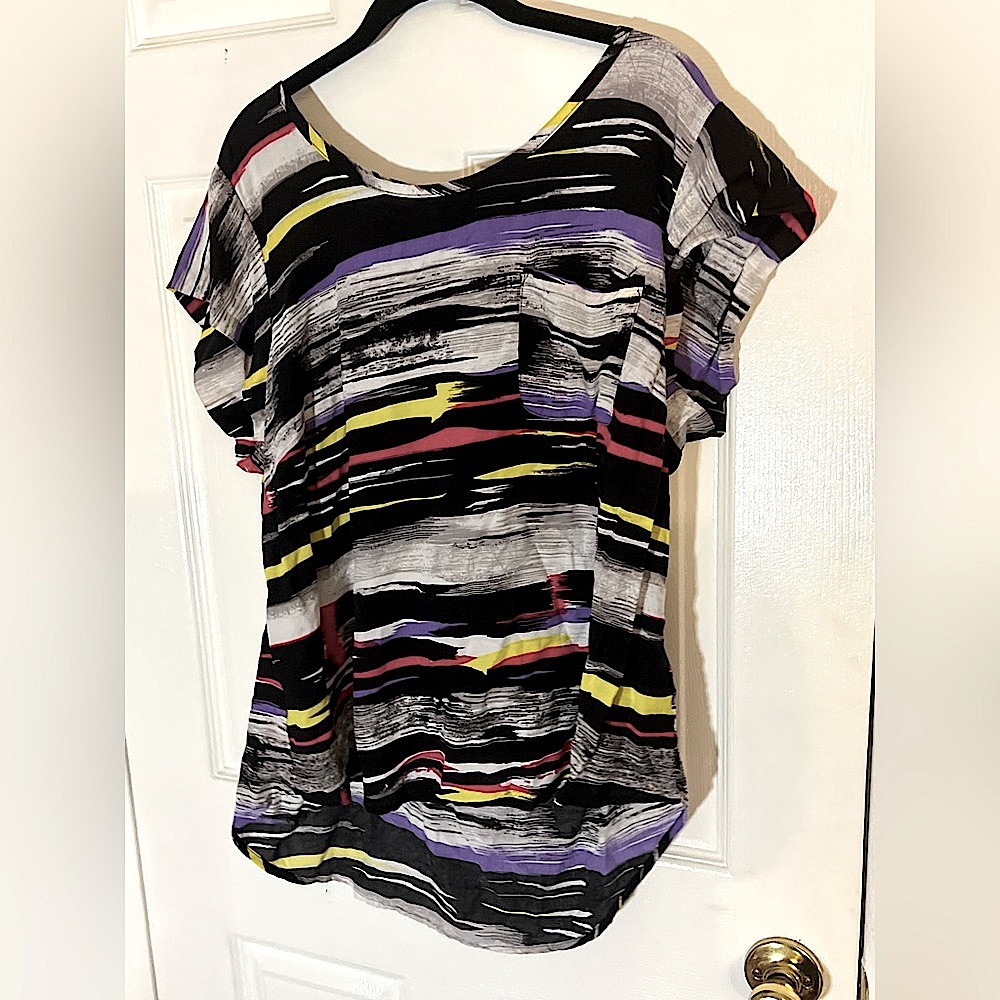 Colorful Striped Top with Front Pocket and Keyhole Back